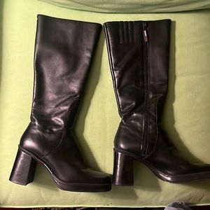 Tommy Hilfiger Vintage 90’s Healed Boot Size 6